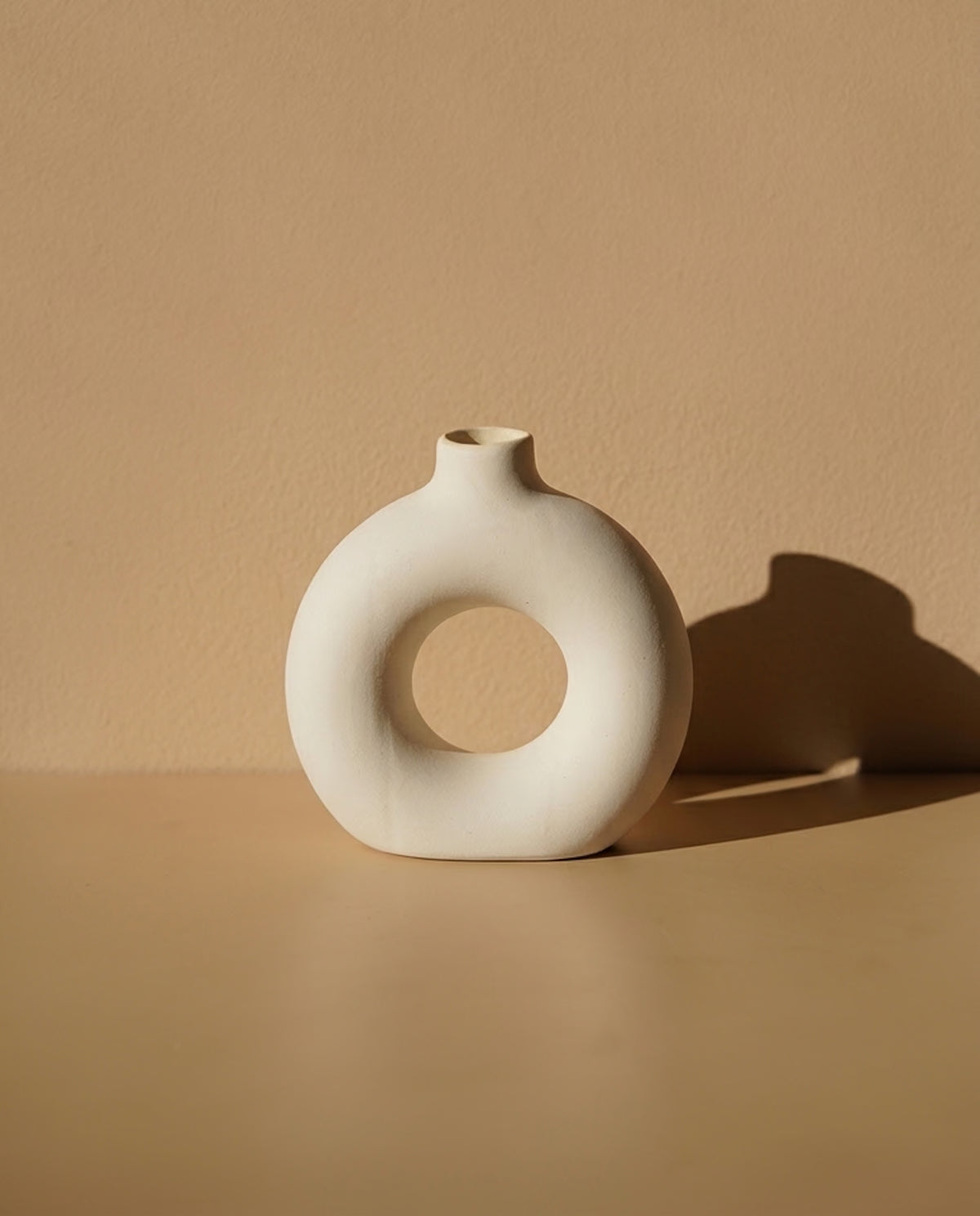4 Inch Donut Vase (White)