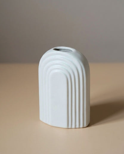 U-Line Vase White (Small)