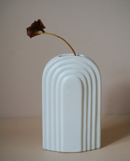U-Line Vase White (Large)